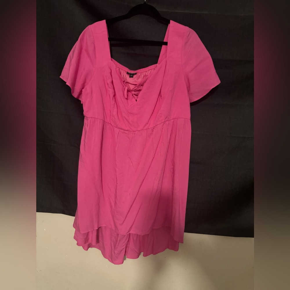 Pink torrid flowy dress size 1